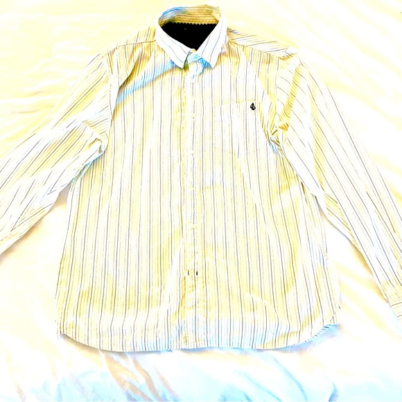 Volcom white with blue black and green pin stripe men’s dress shirt - Picture 5 of 6